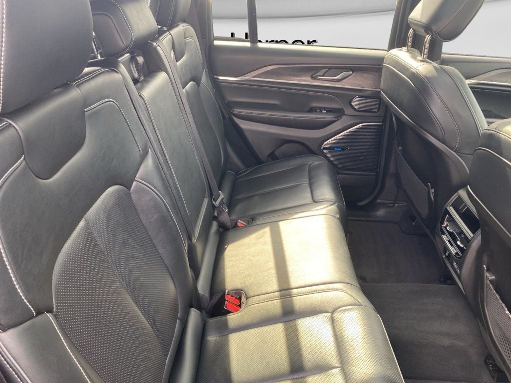 2022 Jeep Grand Cherokee Overland