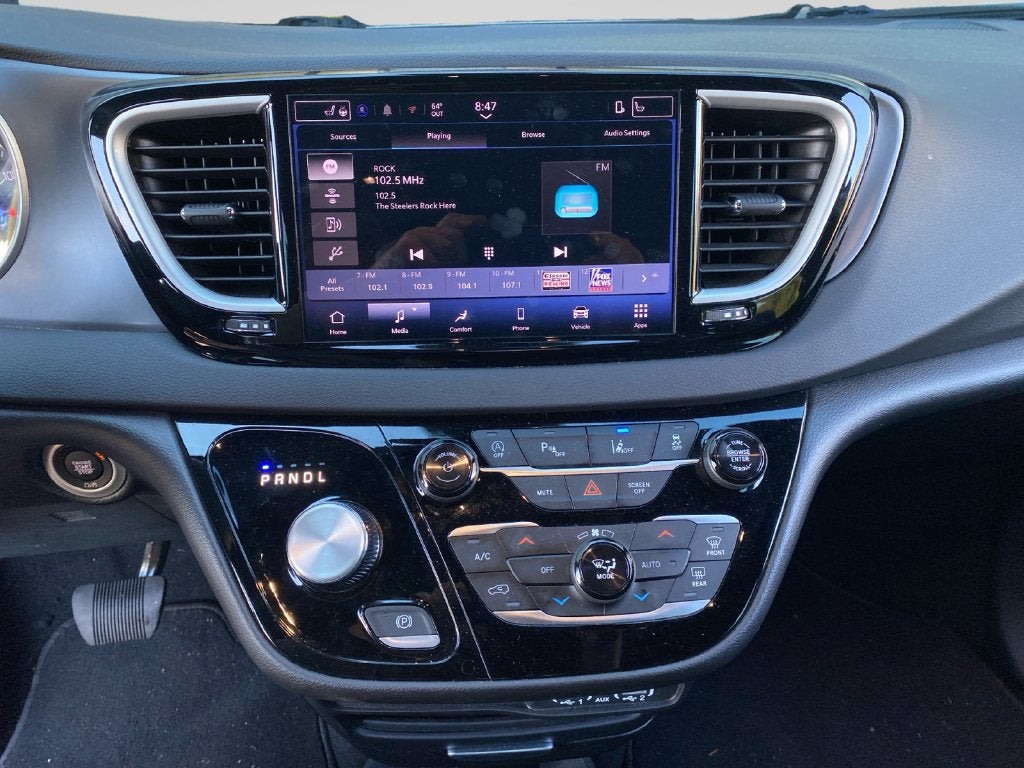 2025 Chrysler Pacifica Select