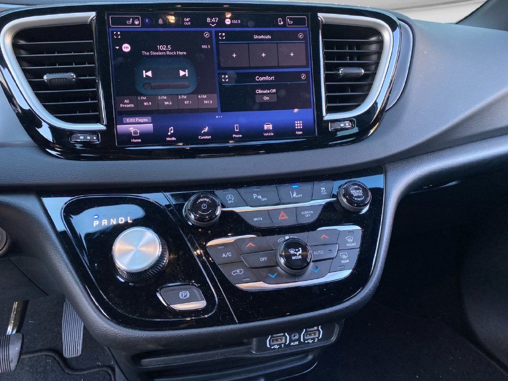 2025 Chrysler Pacifica Select