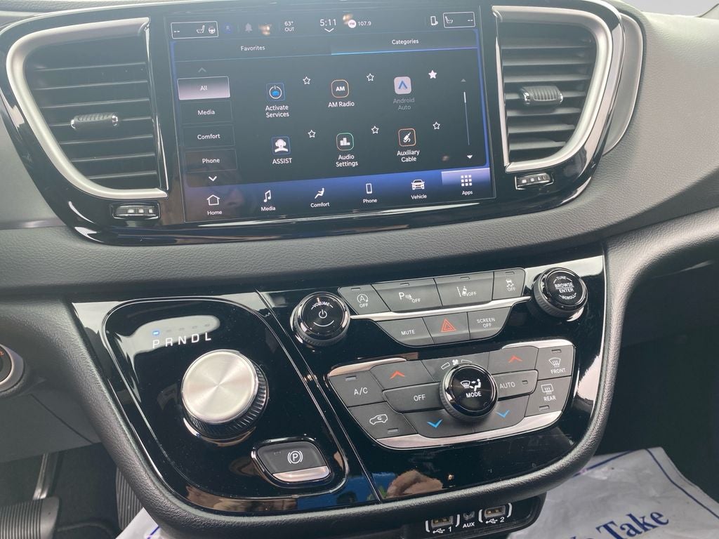 2025 Chrysler Pacifica Select