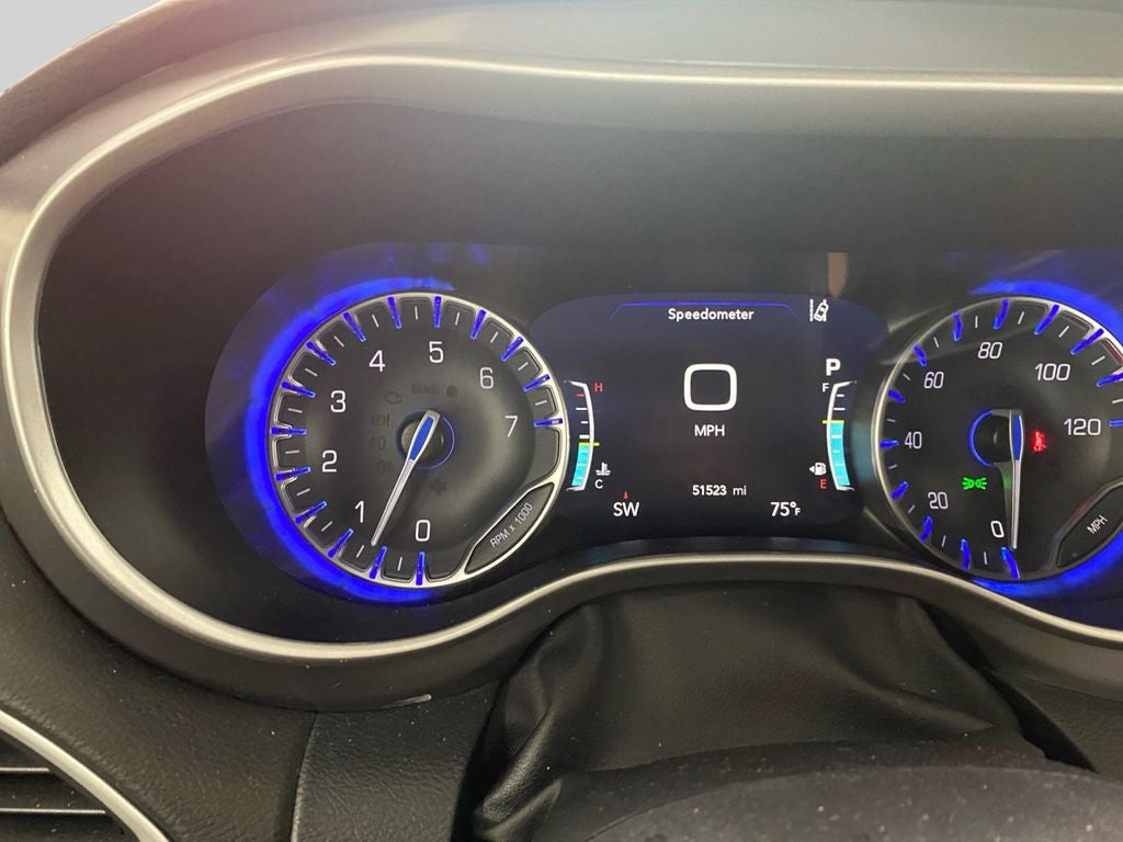 2025 Chrysler Pacifica Select