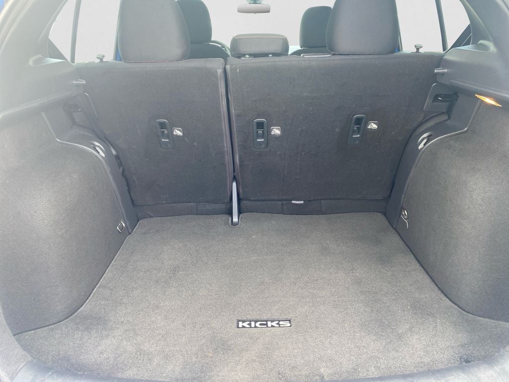 2021 Nissan Kicks SR