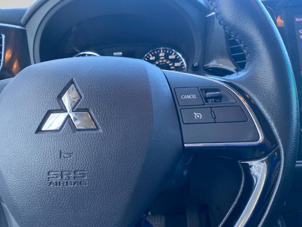 2020 Mitsubishi Outlander SE