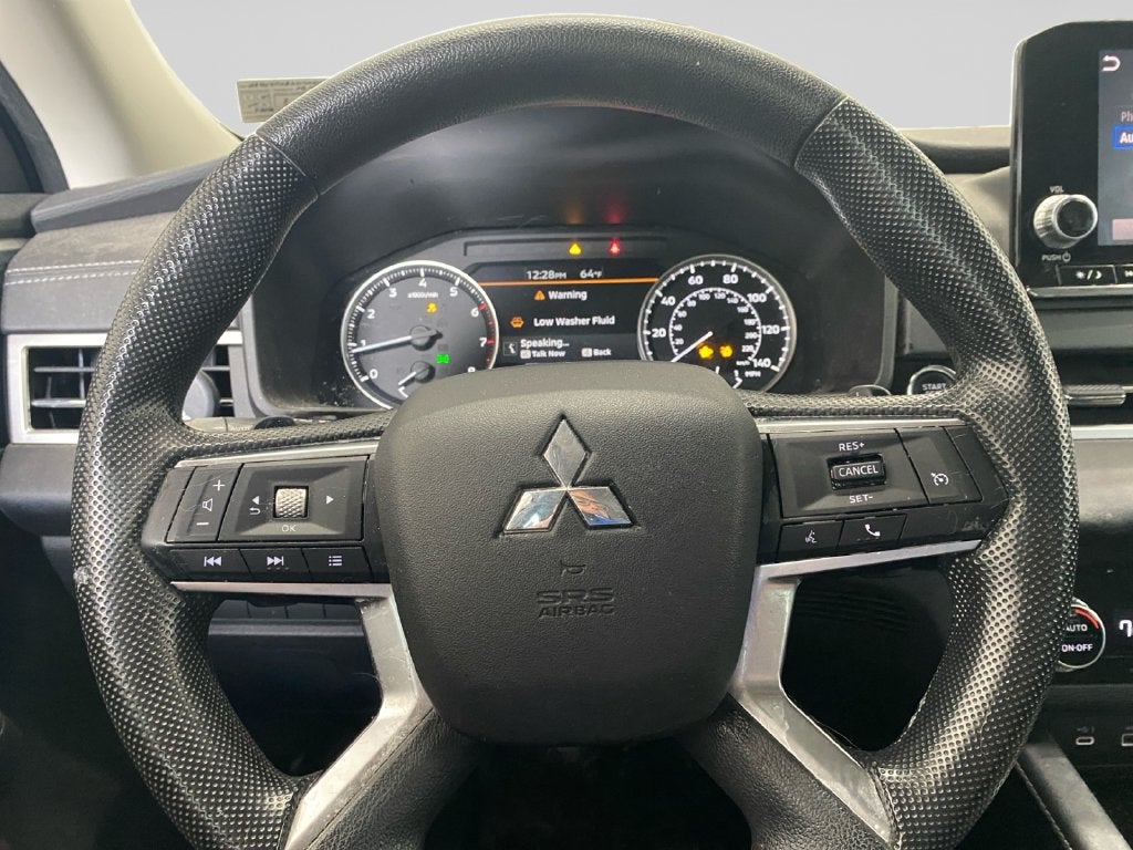 2022 Mitsubishi Outlander ES