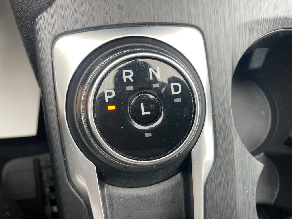2022 Ford Escape Hybrid SE