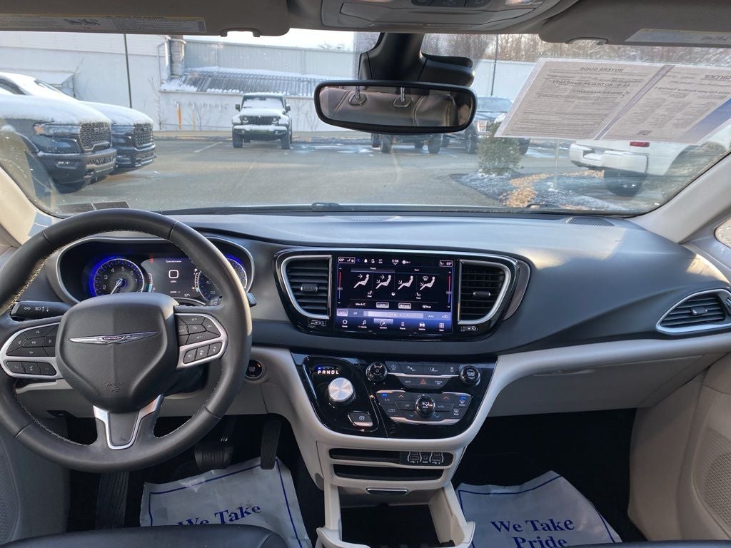 2024 Chrysler Pacifica Touring L