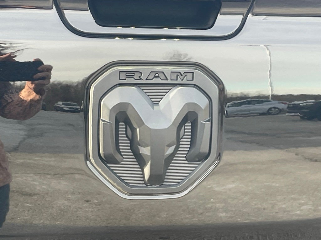 2022 RAM 1500 Big Horn/Lone Star NIGHT EDITION
