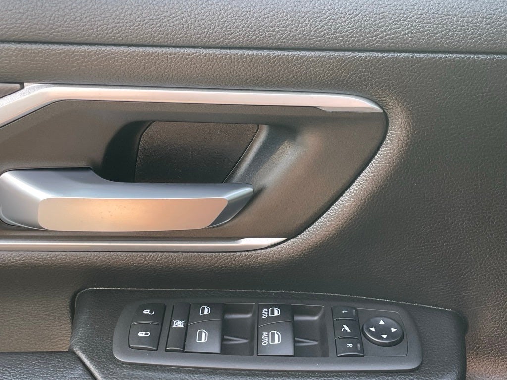 2022 RAM 1500 Big Horn/Lone Star NIGHT EDITION