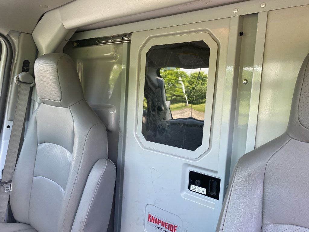 2022 Ford E-350SD Base Cutaway