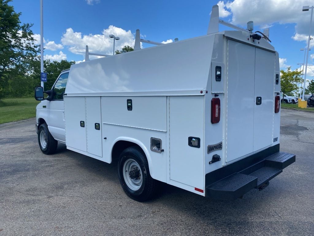 2022 Ford E-350SD Base Cutaway