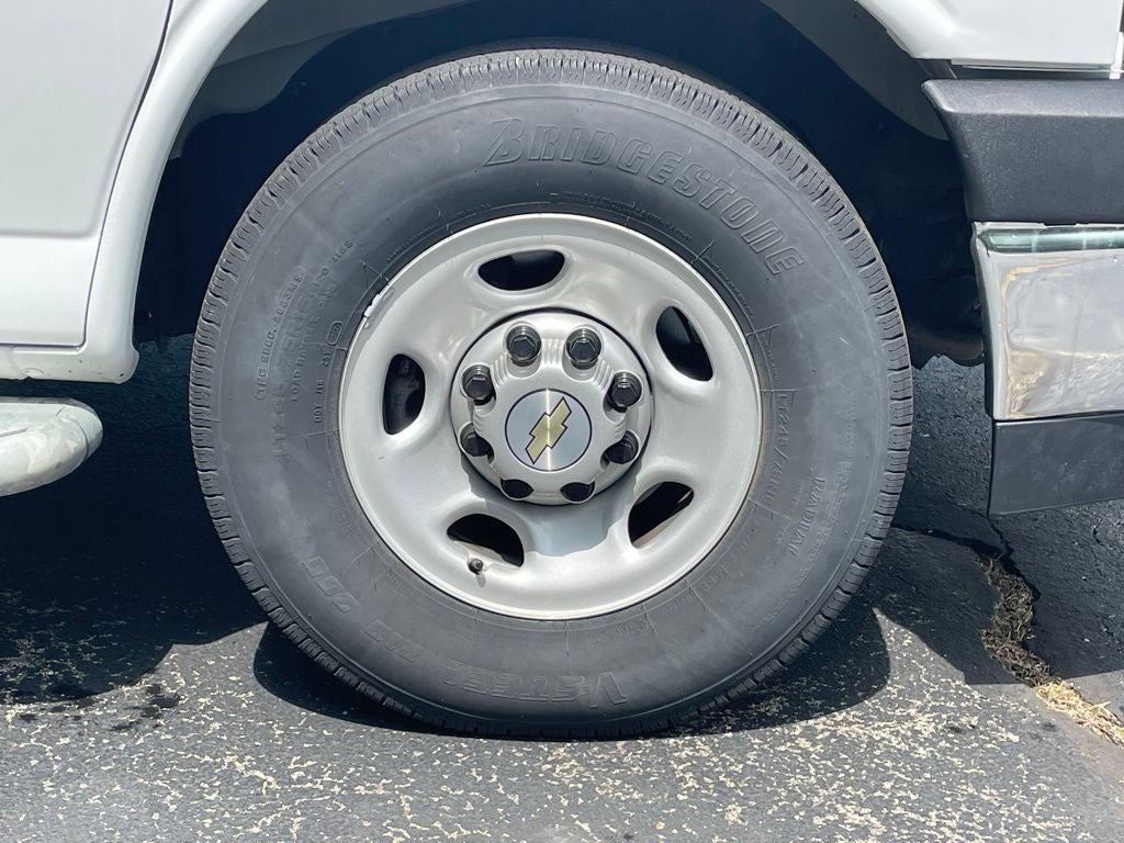 2024 Chevrolet Express 2500 Work Van Cargo