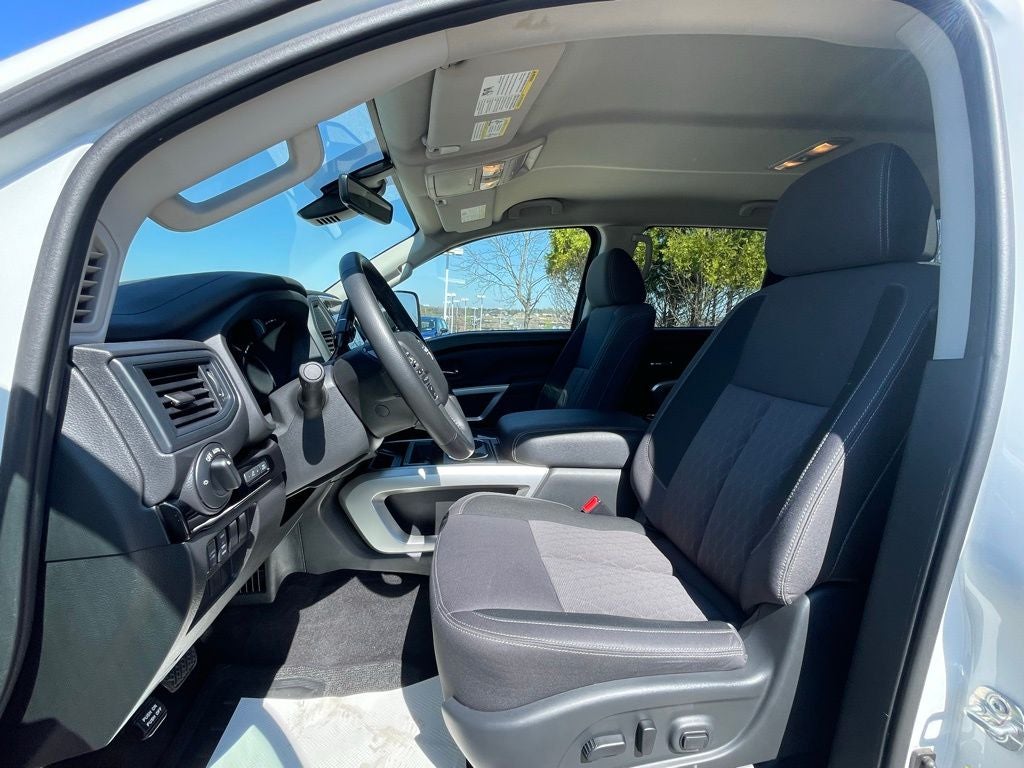 2024 Nissan Titan SV