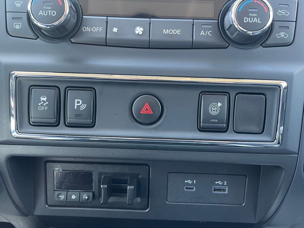 2024 Nissan Titan SV