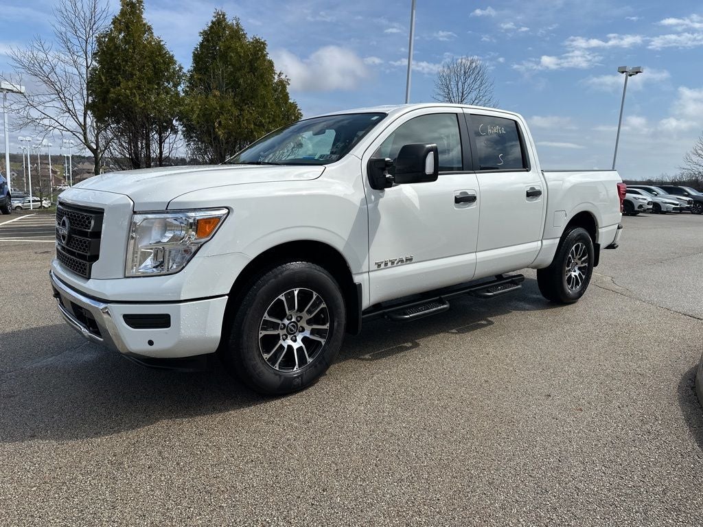 2024 Nissan Titan SV