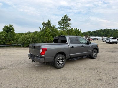 2023 Nissan Titan SV
