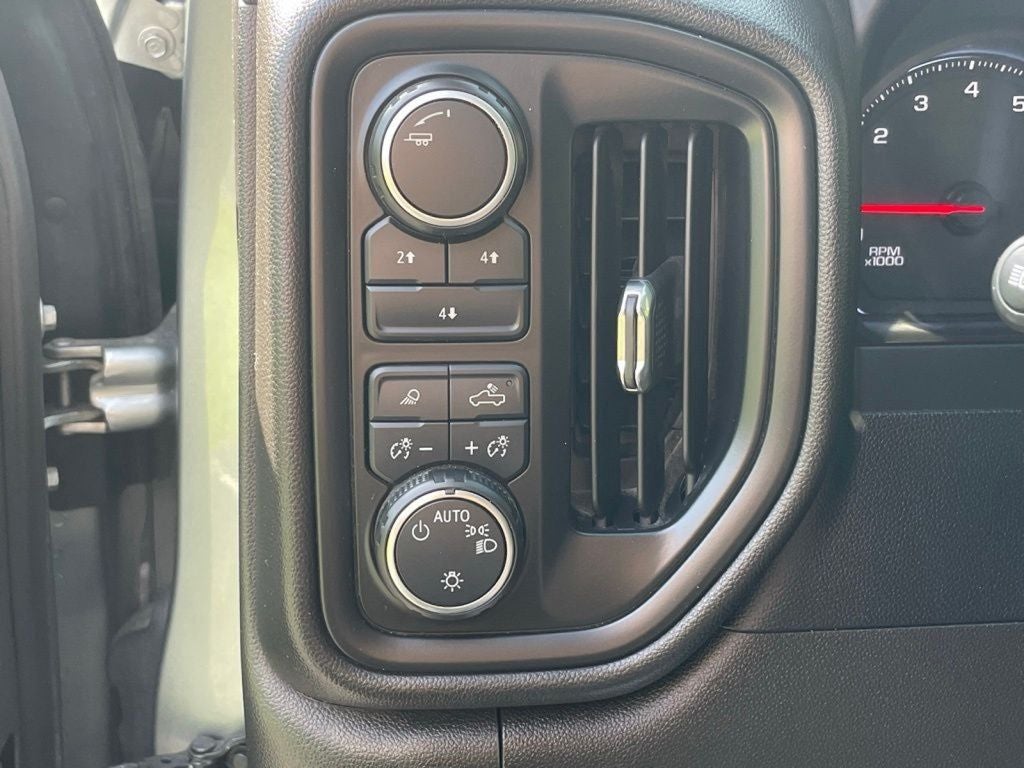 2024 Chevrolet Silverado 2500HD Custom