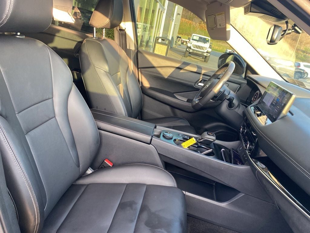 2024 Nissan Rogue SL
