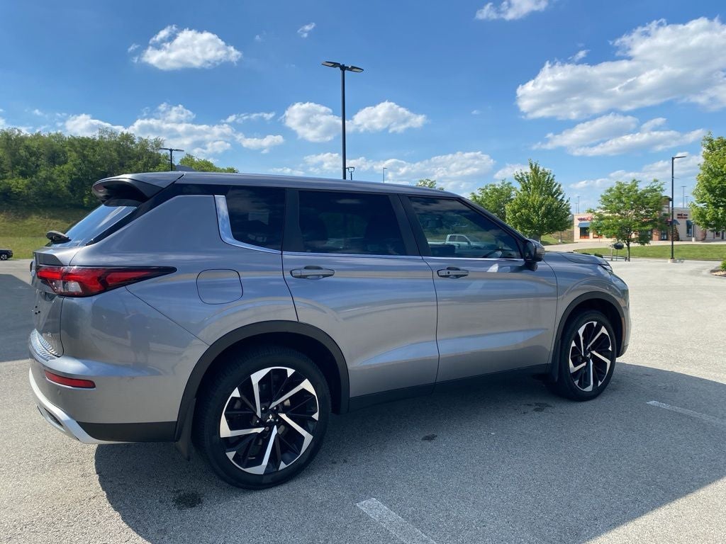 2023 Mitsubishi Outlander SE