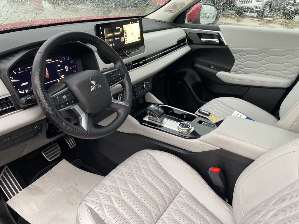 2025 Mitsubishi Outlander SEL