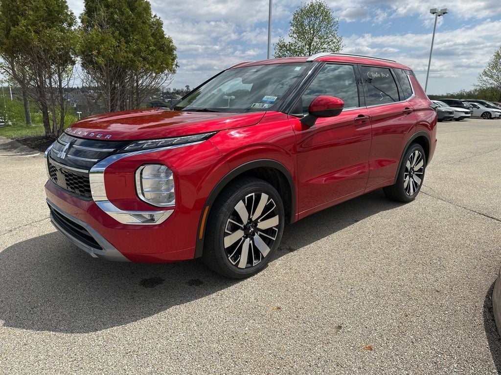 2025 Mitsubishi Outlander Base