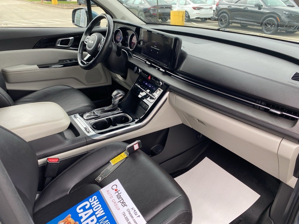 2022 Kia Carnival SX