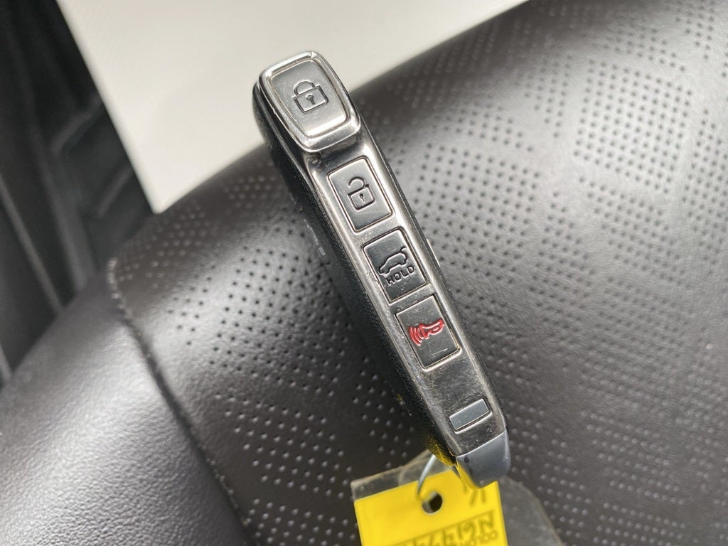 2022 Kia Carnival SX