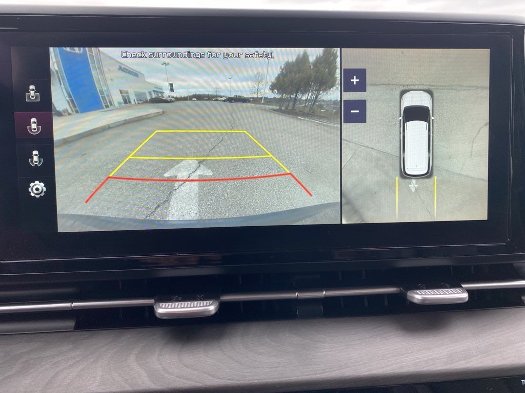 2022 Kia Carnival SX