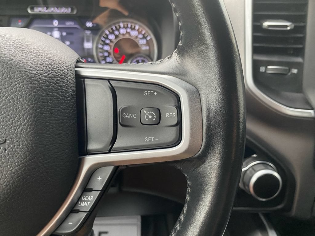 2022 RAM 1500 Big Horn Crew Cab 4x4 5'7" Box