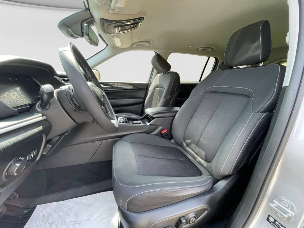 2023 Jeep Grand Cherokee L Laredo 4x4