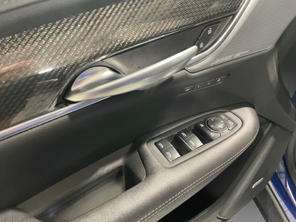 2025 Cadillac XT5 Sport