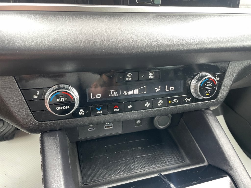 2023 Mitsubishi Outlander SEL Black Edition