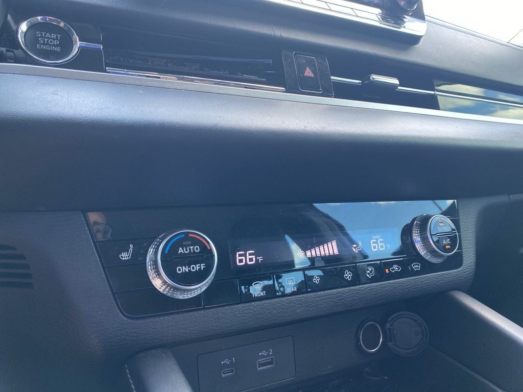 2023 Mitsubishi Outlander Base