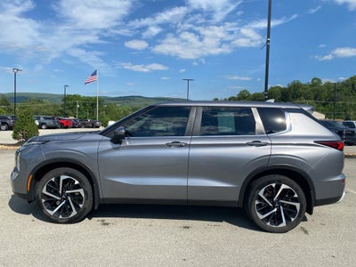 2023 Mitsubishi Outlander Base