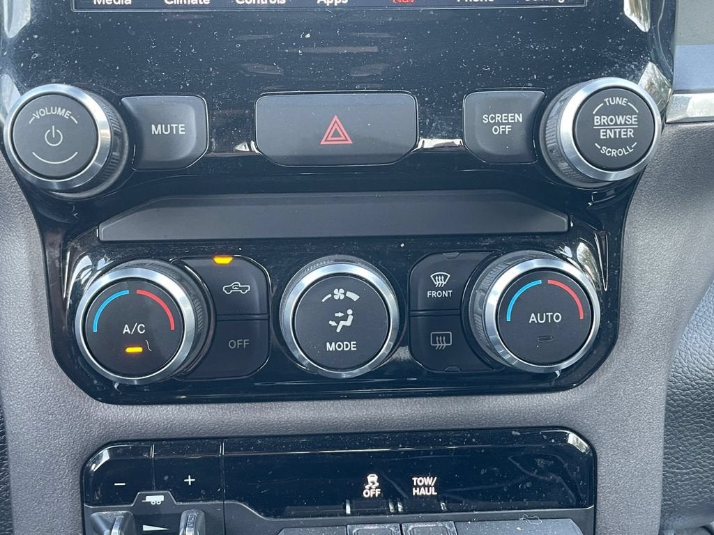 2021 RAM 1500 Big Horn Quad Cab 4x4 6'4" Box